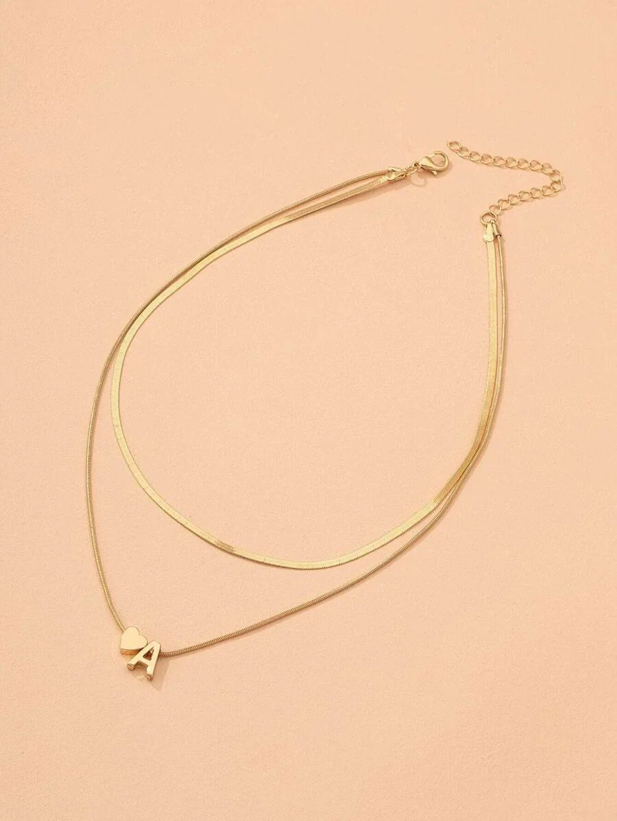 Colar Duplo Elegante – Corrente Lisa com Coração e Letra