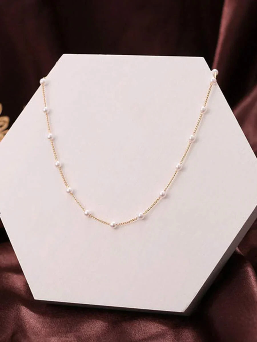 Colar Feminino com Pérolas – Estilo Moderno e Sofisticado