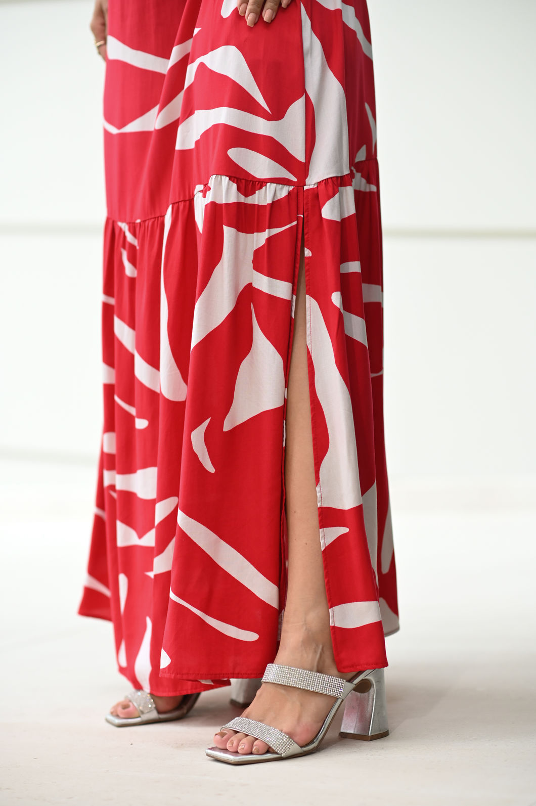 Vestido Marilia em Tecido Plano de Viscose - Vermelho e Off White